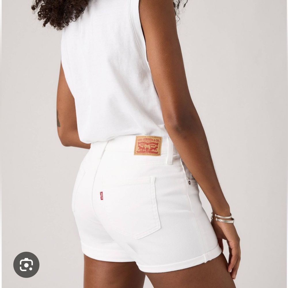 Levi’s Mid-Length White Shorts